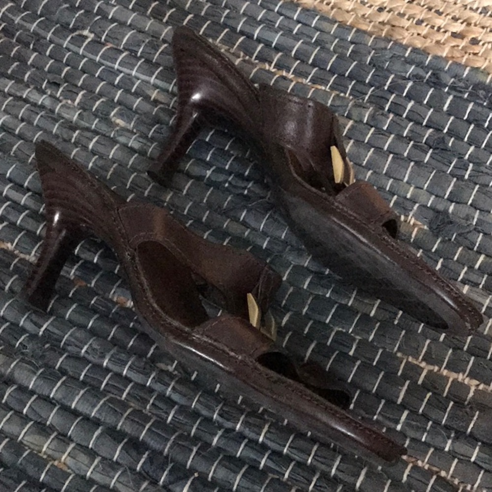 Slip on comfy heeled Aerosoles sandals - Picture 2 of 3